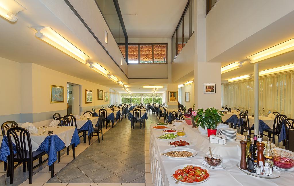 Hotel Le Ginestre Лідо-ді-Камайоре Екстер'єр фото